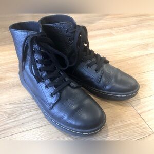 Dr Martens Leyton black leather lace up boots military style Air Wair